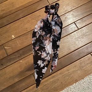 Torrid Hair Scrunchie/Ribbon